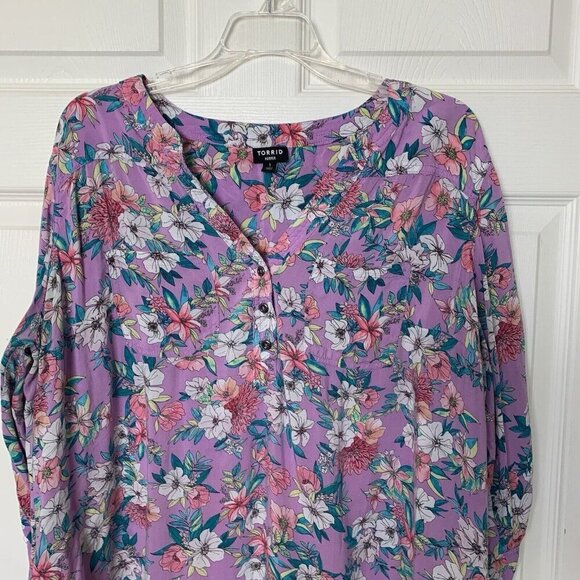 Torrid Harper Pullover Blouse Challis Floral Purple 3/4 Roll Tab Sleeve Size 1X - Picture 2 of 14